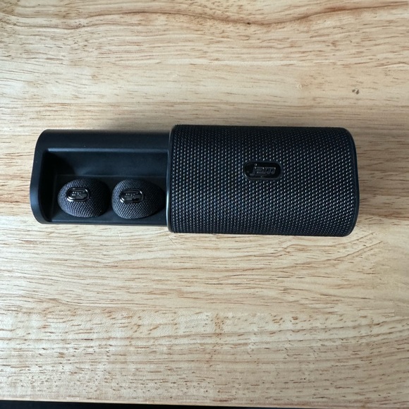 Jam Bluetooth Earbuds with charging case - Picture 2 of 3